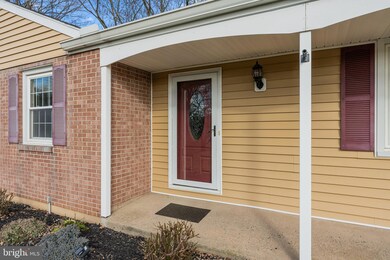 877 Cross Rd, Schwenksville, PA 19473 - photo 4