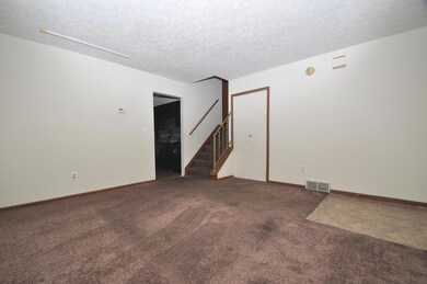 3089 Falcon Bridge Dr, Columbus, OH 43232 - photo 3