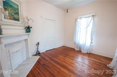 316 S Race St, Statesville, NC 28677 - photo 4