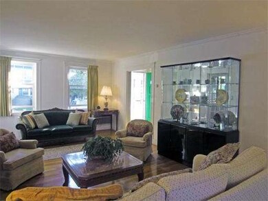 9 Tappan Rd, Wellesley, MA 02482 - photo 3