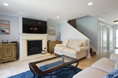 712SandpiperLiving8