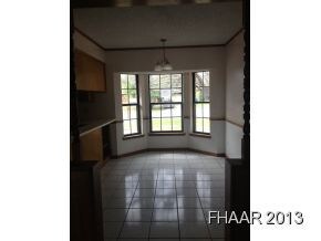 113 E Blancas Dr, Copperas Cove, TX 76522 - photo 3