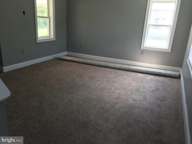 304 S West St, Harrington, DE 19952 - photo 4