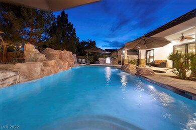 Saltwater SMART Pool/Spa w/Waterfalls, Slide, Lazy