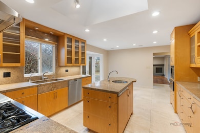 825 Downing St, Northbrook, IL 60062 - photo 4