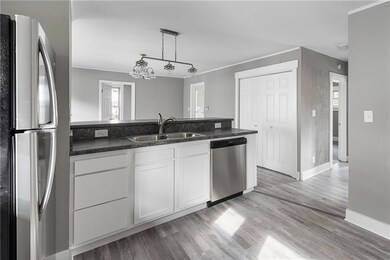 317 E Highland Ave, Muncie, IN 47303 - photo 7