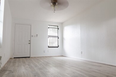8007 Lawn St unit A, Houston, TX 77088 - photo 3