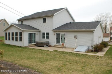 167 Kestrel Rd, Mountain Top, PA 18707 - photo 3
