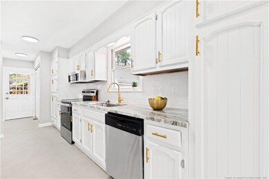 2700 Compton Place, Fayetteville, NC 28304 - photo 7