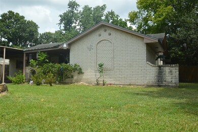 8902 Gauguin Dr, Houston, TX 77088 - photo 2