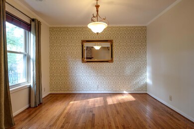 Separate dining room