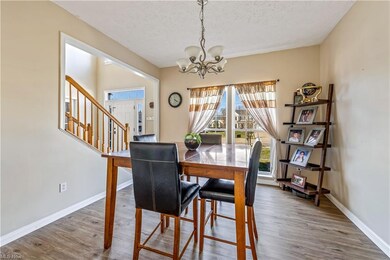 501 Cobblestone Ct, Wadsworth, OH 44281 - photo 3