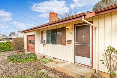 568 N 6th St, Central Point, OR 97502 - photo 4