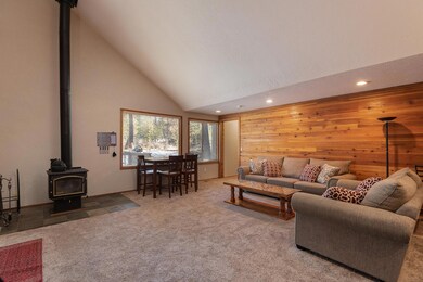 57338 Sequoia Ln, Sunriver, OR 97707 - photo 2