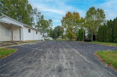 1187 Deforest Rd SE, Warren, OH 44484 - photo 5