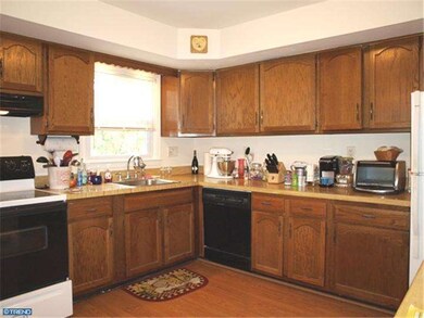 519 Portsmouth Ct, Sellersville, PA 18960 - photo 2