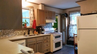 47 Linden St, Rochester, NH 03867 - photo 3