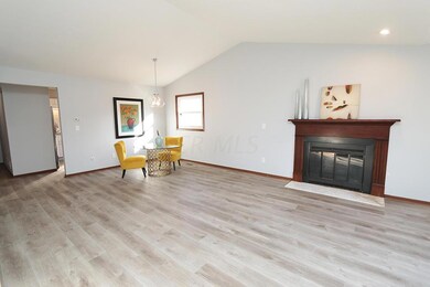 7590 Pickett Ln, Columbus, OH 43235 - photo 2