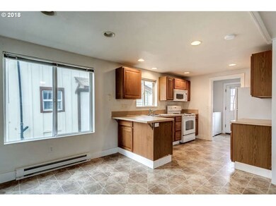 203 S Center St, Newberg, OR 97132 - photo 7