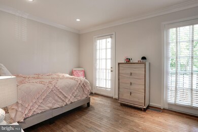 704 W Abingdon Ct, Alexandria, VA 22314 - photo 6