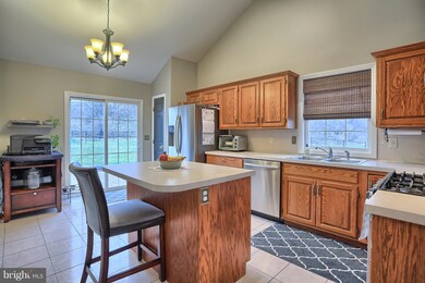 1009 Felix Ct, Reading, PA 19605 - photo 5