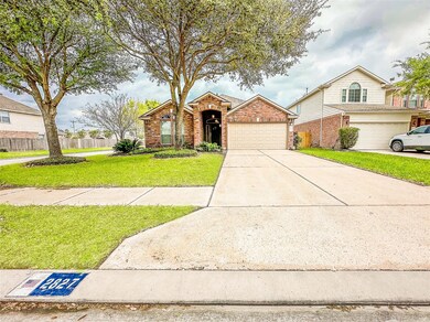 2827 Wild Oak Park Dr, Conroe, TX 77385 - photo 2