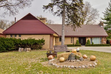 1285 E River Dr, Des Plaines, IL 60018 - photo 2