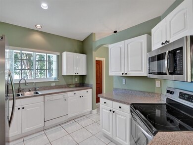 11325 Earnest Blvd, Davie, FL 33325 - photo 3