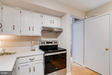 1053 W Barre St, Baltimore, MD 21230 - photo 7