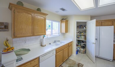 Kitchen pantry