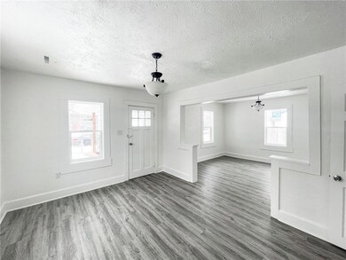 1305 E 26th St, Des Moines, IA 50317 - photo 4