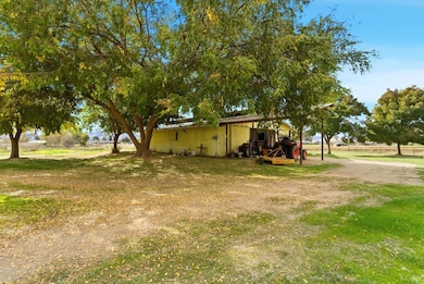 32272 Avenue 176 B&c, Springville, CA 93265 - photo 5