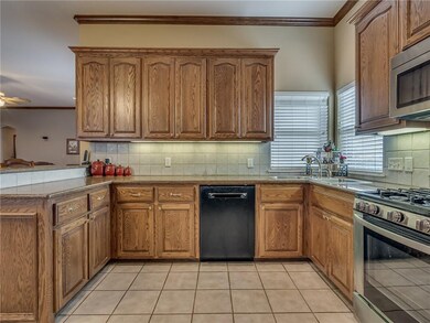 2604 SE 11th St, Moore, OK 73160 - photo 7