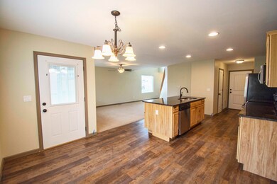 5824 Anna Ave, Williston, ND 58801 - photo 7