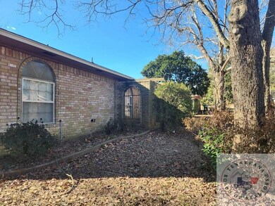 1307 Colorado St, Texarkana, TX 75503 - photo 4