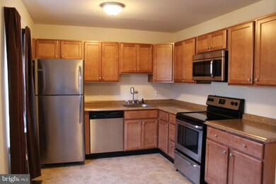 2471 Vineyard Ln, Crofton, MD 21114 - photo 2