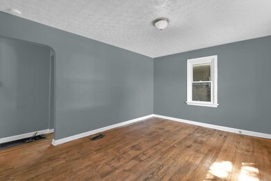 6-web-or-mls-1708-old-leonard-ave
