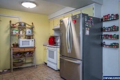 110 S Jellison St, Amity, OR 97101 - photo 6