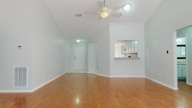 11019 Lettie Ct, Houston, TX 77075 - photo 6