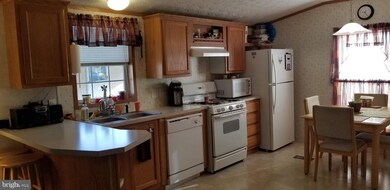 1247 Broadway Ave, Reading, PA 19606 - photo 3