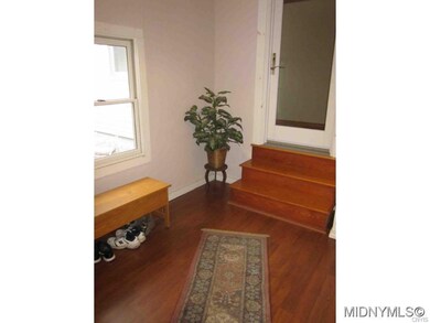 Breezeway Foyer