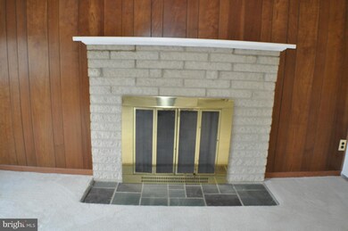 9004 Pinehurst Dr, Fort Washington, MD 20744 - photo 4