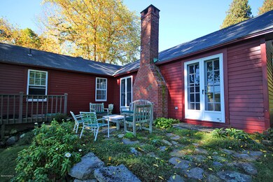 Cottage patio