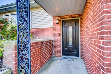 571 Hitchcock Ave, Lisle, IL 60532 - photo 3