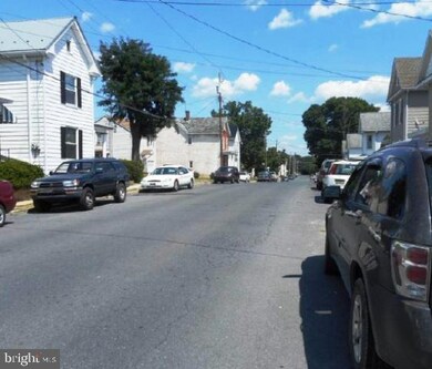 368 W Queen St, Chambersburg, PA 17201 - photo 5