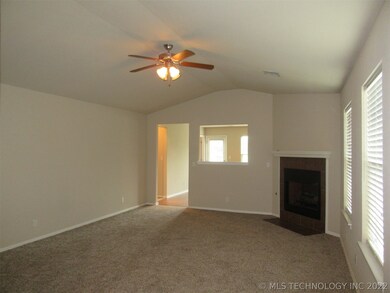 2920 N 21st St, Broken Arrow, OK 74012 - photo 4