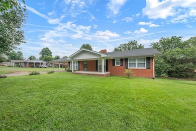 326 Lexington Dr, Glasgow, KY 42141 - photo 2