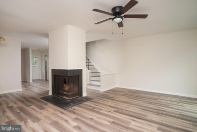 1444 Vineyard Ct, Crofton, MD 21114 - photo 2