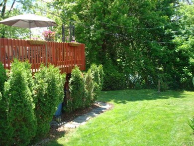 626 Jordan Cir, Whitehall, PA 18052 - photo 3