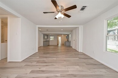 330 Plymouth St, Houston, TX 77022 - photo 7